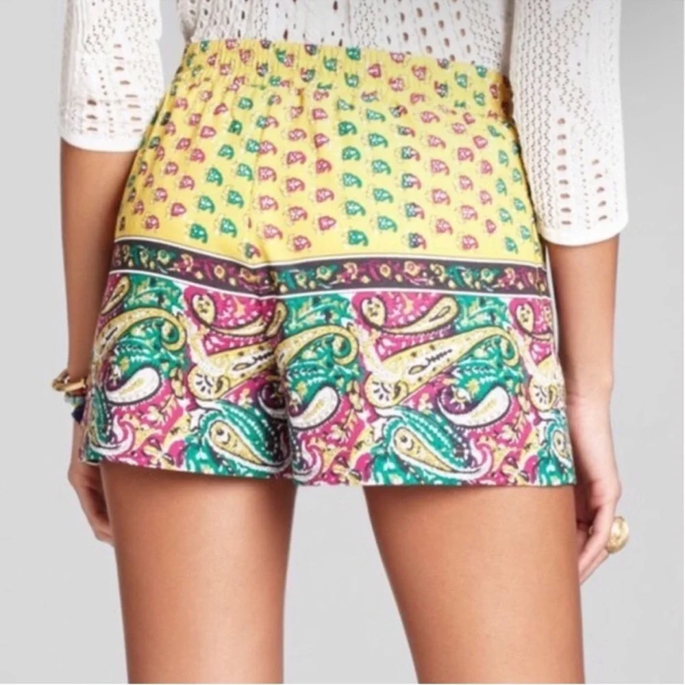 BCBGmaxazria printed paisley shorts - Picture 2 of 5